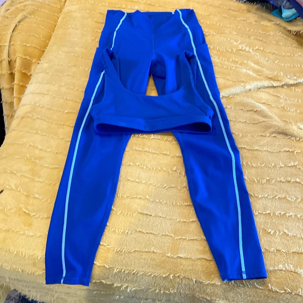 Fabletics workout pants with pockets on each side & sports bra